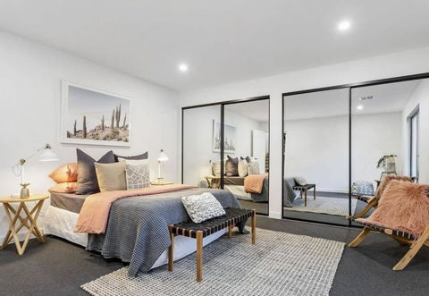 Sanary A Modern Beach Home In Martha Cove - Goulburn Accommodation 1
