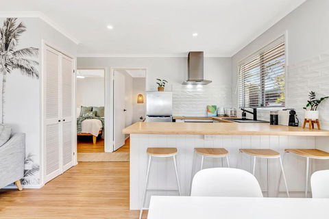 Sanbis Cabin - Hidden Boutique Retreat, Sea Views - Goulburn Accommodation 3