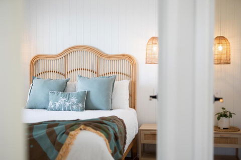 Sanbis Cabin - Hidden Boutique Retreat, Sea Views - Goulburn Accommodation 0