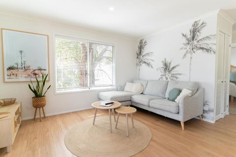 Sanbis Cabin - Hidden Boutique Retreat, Sea Views - Goulburn Accommodation 1