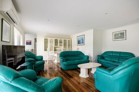 Sand And Foam - Goulburn Accommodation 2
