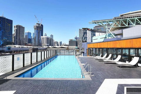 Rooftop Pool Stunning Apt At Marvel Stadium With Free Parking - Goulburn Accommodation 2