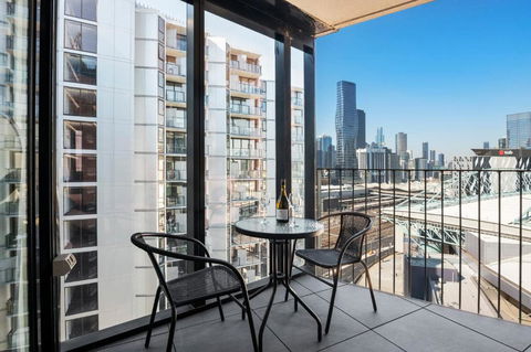 Rooftop Pool Stunning Apt At Marvel Stadium With Free Parking - Goulburn Accommodation 3
