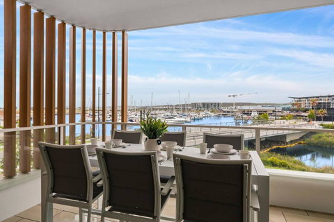 Sailview Escape - A Tranquil Marina Hideaway - Goulburn Accommodation 3