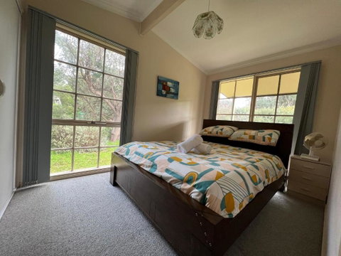 Sand, Surf & Sun - Goulburn Accommodation 0