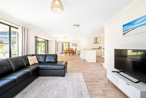Sandpiper House - Family & Pet Friendly - Goulburn Accommodation 2