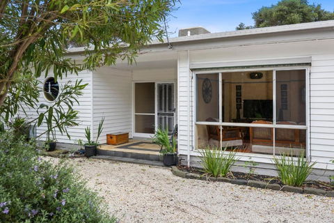 SANDY ANN At Lonnie - Goulburn Accommodation 1