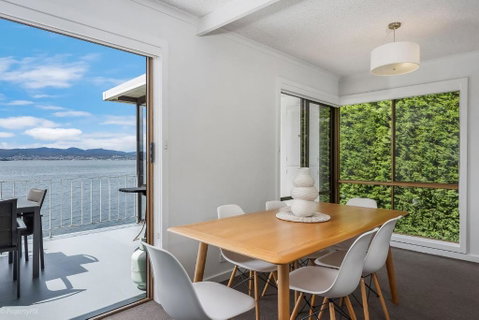 Sandy Bay Waterfront - Goulburn Accommodation 1