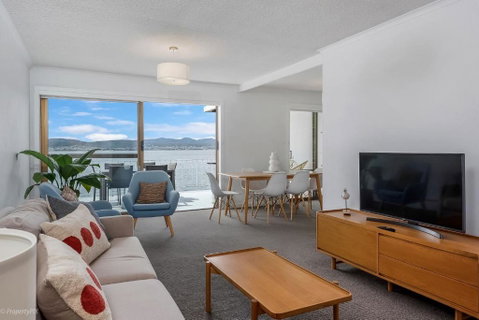 Sandy Bay Waterfront - Goulburn Accommodation 2