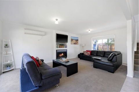 Sandy Beach House Cowes - Goulburn Accommodation 2