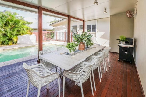 Sandy Burrows - Goulburn Accommodation 0