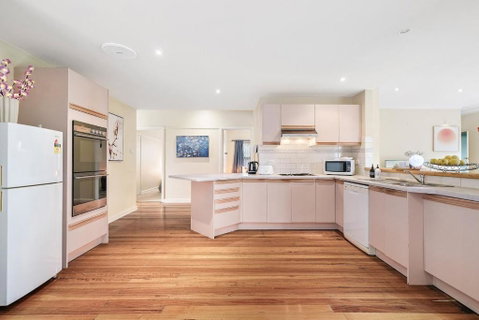 Stunning Family Home The Heart Of Box Hill North - Goulburn Accommodation 3