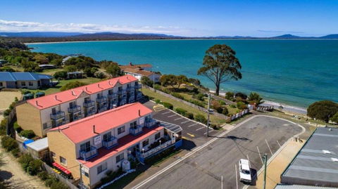 SWANSEA VILLAS - Goulburn Accommodation 0