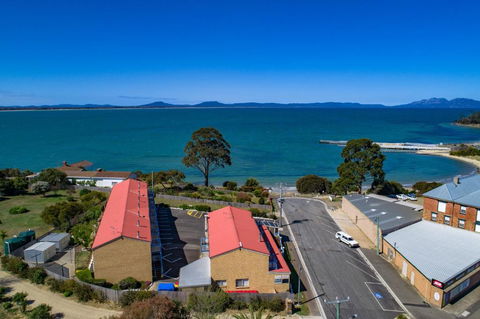 SWANSEA VILLAS - Goulburn Accommodation 2