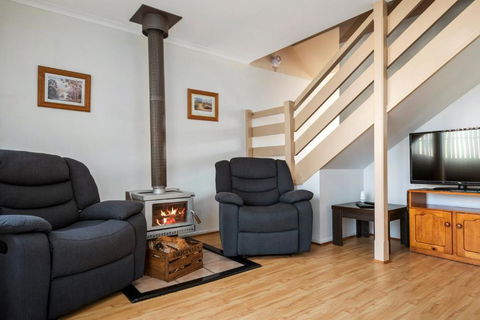 SWANSEA VILLAS - Goulburn Accommodation 1