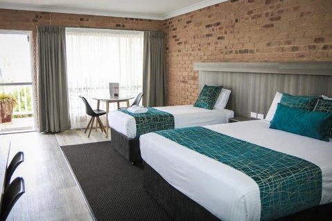 The Club Motor Inn Chinchilla - Goulburn Accommodation 0