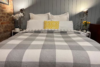 The Coachhouse - Studio Apartment with Goulburn Accommodation