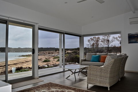 Beachside - Goulburn Accommodation 0