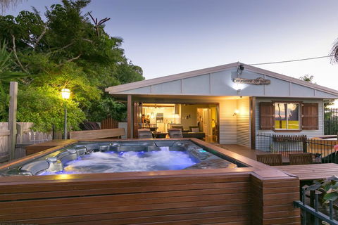 Beachside Cottages - Goulburn Accommodation 0