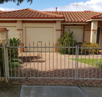 Beachside Retreat - Goulburn Accommodation