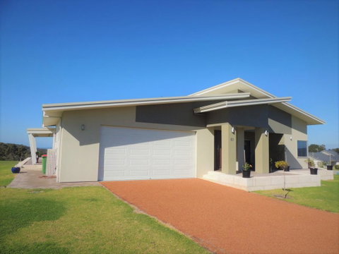 Beaufortia Views - Goulburn Accommodation 1