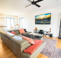 Beautiful Modern Luxury - Goulburn Accommodation