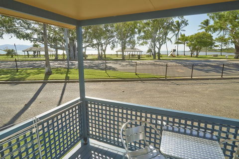 BIG4 Rowes Bay Beachfront Holiday Park - Goulburn Accommodation 2