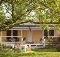 Bird House - Goulburn Accommodation