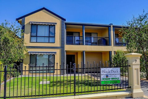 Black Duck - Goulburn Accommodation 0