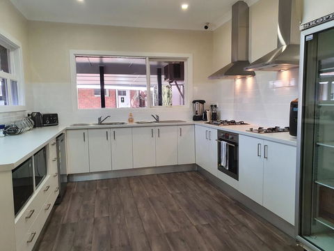 Black Sheep Motel Goulburn - Goulburn Accommodation 2