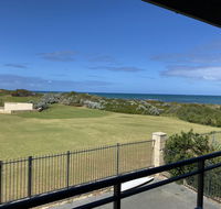 Blue Sky Escapes Seaview Apartment - Goulburn Accommodation