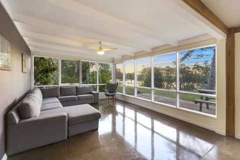 Bluff View River House - Stunning Riverfront - Goulburn Accommodation 3
