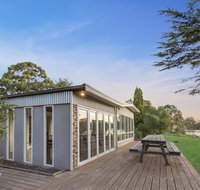 Bluff View River House - Stunning Riverfront - Goulburn Accommodation