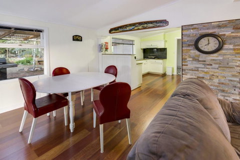 Bluff View River House - Stunning Riverfront - Goulburn Accommodation 2