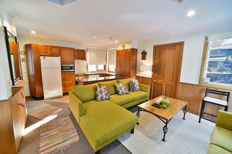Bollygums - Goulburn Accommodation 3