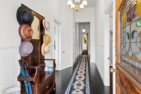 WARATAH At Queenscliff - Goulburn Accommodation 1