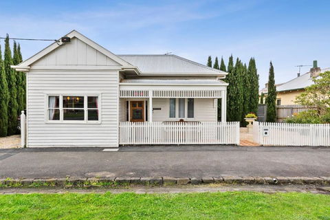 WARATAH At Queenscliff - Goulburn Accommodation 2