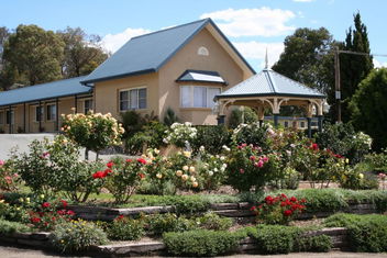 Willows Motel with Goulburn Accommodation