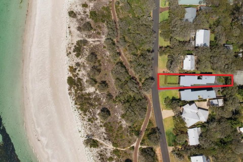 XYZ Holiday Home - Goulburn Accommodation 0