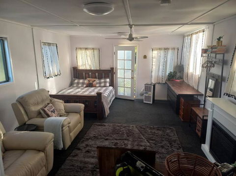Maison De Lavande Farmstay - Goulburn Accommodation 3