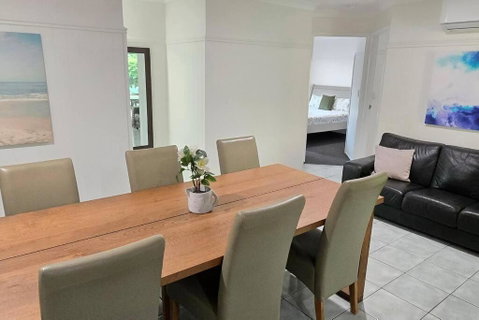 Relaxing Hamptons Style Home In Forest Lake - Goulburn Accommodation 1