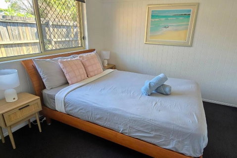 Relaxing Hamptons Style Home In Forest Lake - Goulburn Accommodation 2