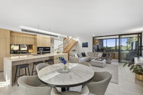 YAWA1B - Bellevue Hill Penthouse - Goulburn Accommodation 0
