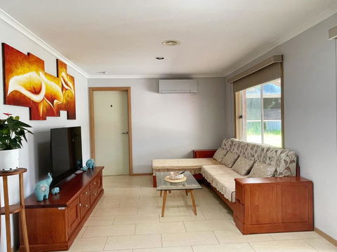 YF Home Sweet Home - Goulburn Accommodation 1