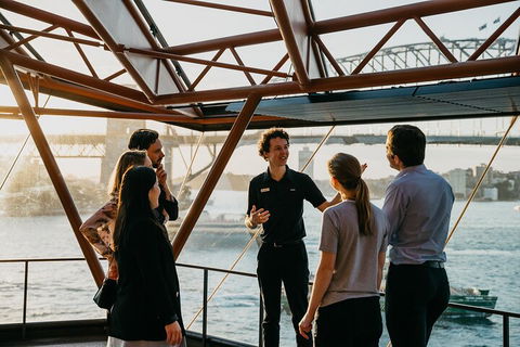 Sydney Shore Excursion: Sydney Opera House Walking Tour - Goulburn Accommodation 4