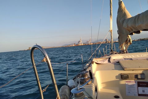 Townsville Small Group Early Morning Sailing Cruise Boat Tour Charter Hire - Goulburn Accommodation 2