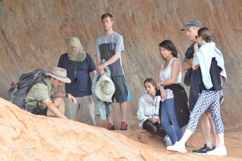 Uluru Small Group Tour Including Sunset - Goulburn Accommodation 2