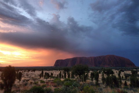 Uluru Small Group Tour Including Sunset - Goulburn Accommodation 4
