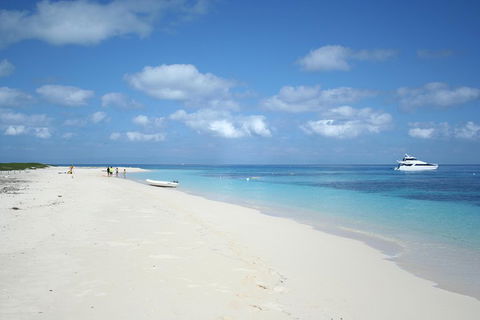 Seastar Luxury Outer Great Barrier Reef Island And Reef Tour From Cairns - Goulburn Accommodation 3